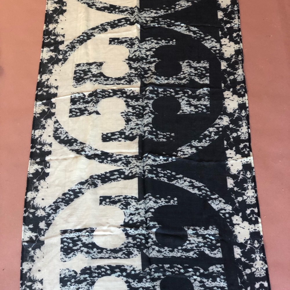 Navy blue and cream wool Tory Burch scarf
